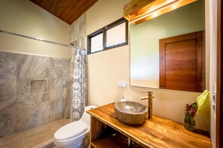 The Orquídea bedroom with a private bathroom at the Main House Bedrooms at Bella Vida Retreats resort: Bella Vida Retreats (9°14'11.6"N 83°46'09.1”W) 9.2365490, -83.7691880 66PJ+J87 Pérez Zeledón, San José Province, Costa Rica 500m NW of the school, La Florida de Baru, Pérez Zeledón, San José Province, Costa Rica http://www.bellavidaretreats.com Photographed on Friday, March 11, 2022, by Ed Medina.